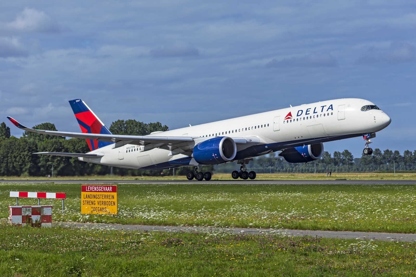 Delta Will Defer Delivery of Tariffed Aircraft