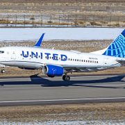 United 737-700