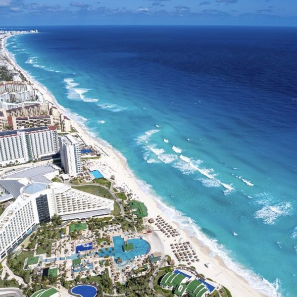 Cancun Airport Travel Alert: Tourists Urged Caution Over Transportation Options