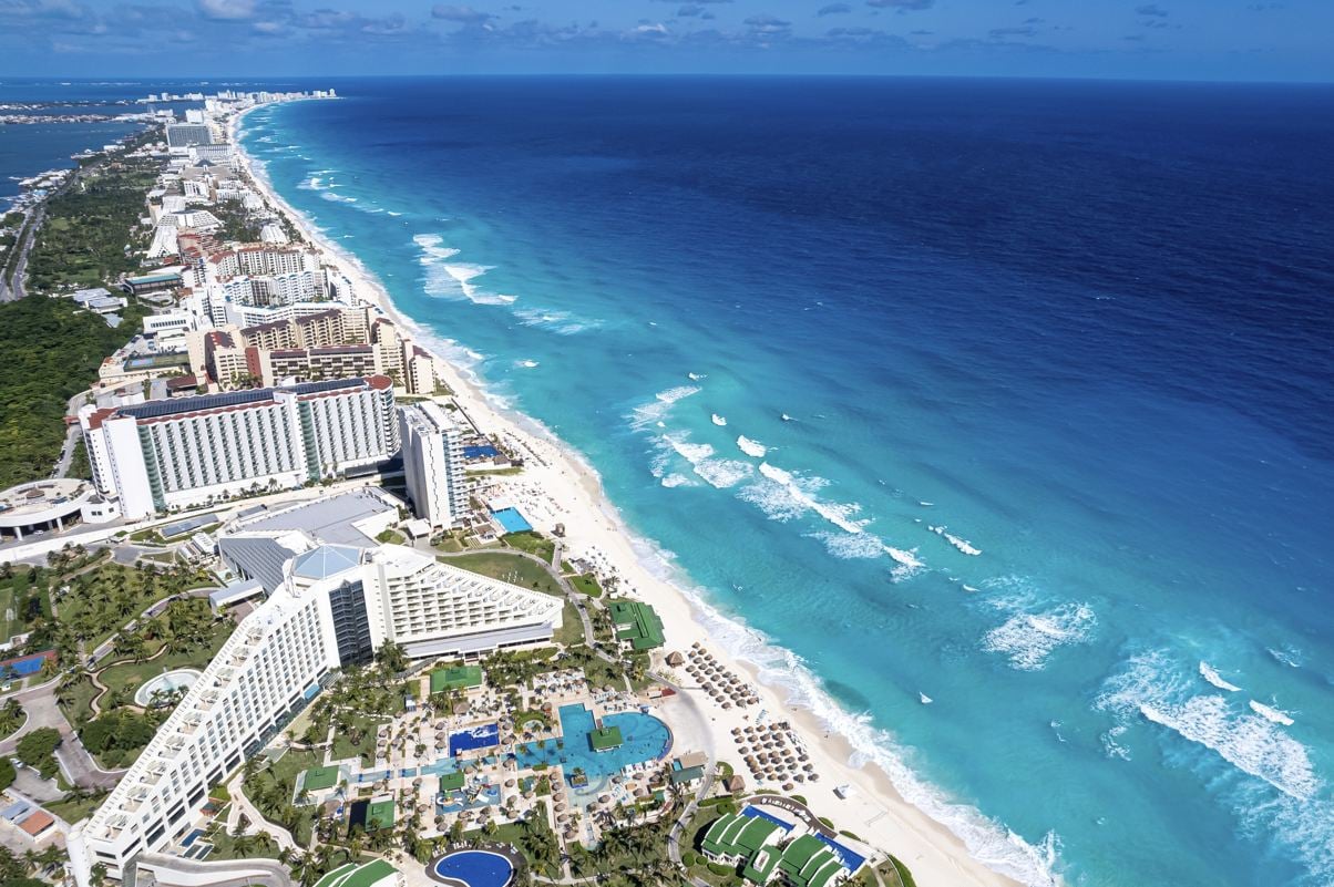 Cancun Airport Travel Alert: Tourists Urged Caution Over Transportation Options